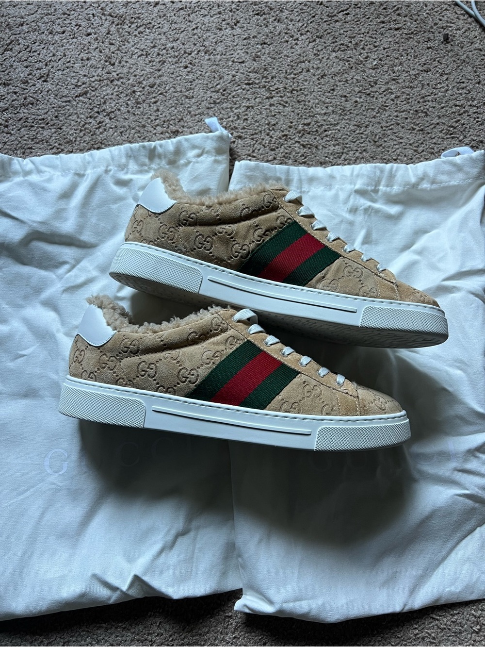 Gucci Tan GG Supreme Sneakers with Green-Red Web Stripe - Picture 2 of 16